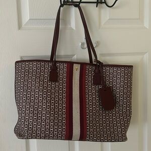 Well loved TORY BURCH GEMINI TOTE!!🚨Stains on front material of purse🚨
